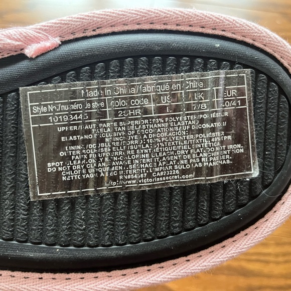 Pink Victoria’s Secret slippers 💗 - Picture 2 of 2